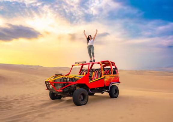 Image Excursion en buggy et en surf dans l’oasis de Huacachina  